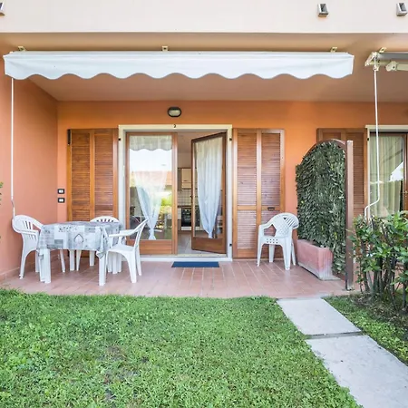 Apartman Assenza 8 *