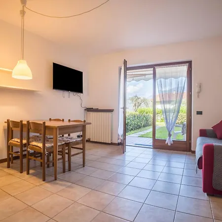 Apartman Assenza 8 *