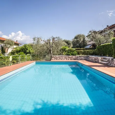 Assenza 8 Apartment